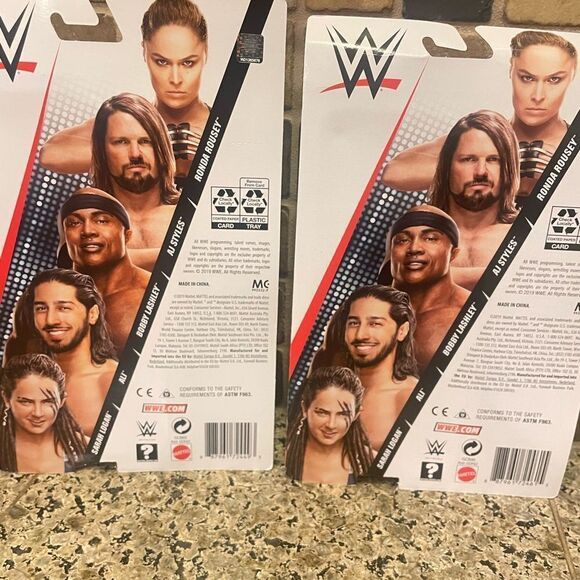 WWE Ronda Rousey and Sarah Logan 2019 Figures NIB - Picture 10 of 11